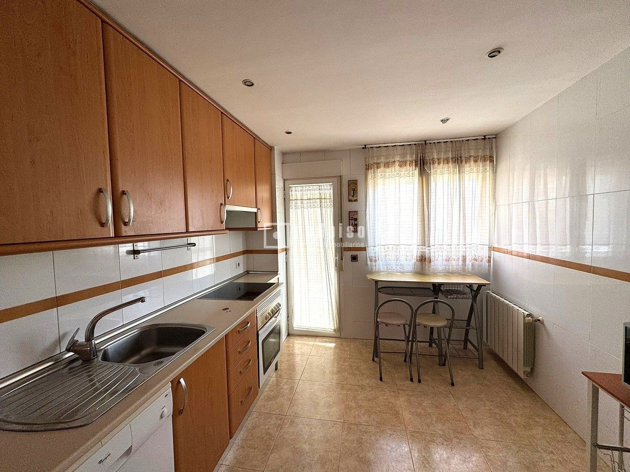 Piso en venta en  calle de Santiago Cuenca, Coslada, Madrid  8/28