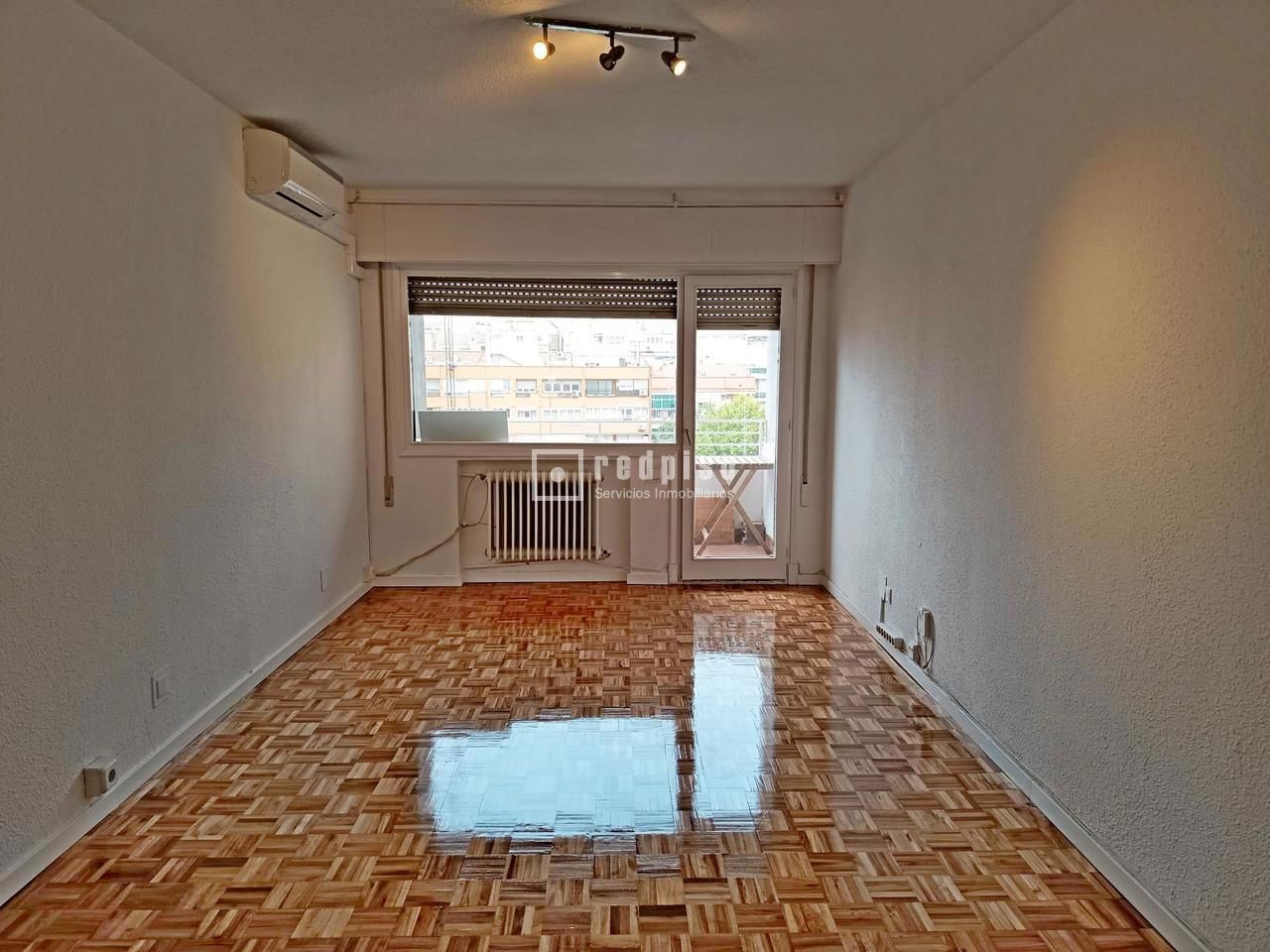 Piso en alquiler en  calle del Doctor Gómez Ulla, Madrid  1/1