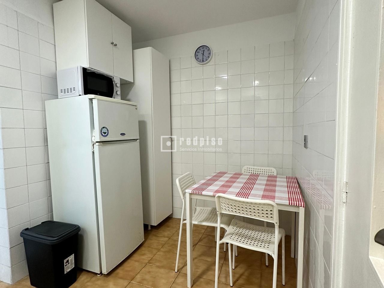 Piso en alquiler en  calle del Puente Colgante, 11, Valladolid  18/40