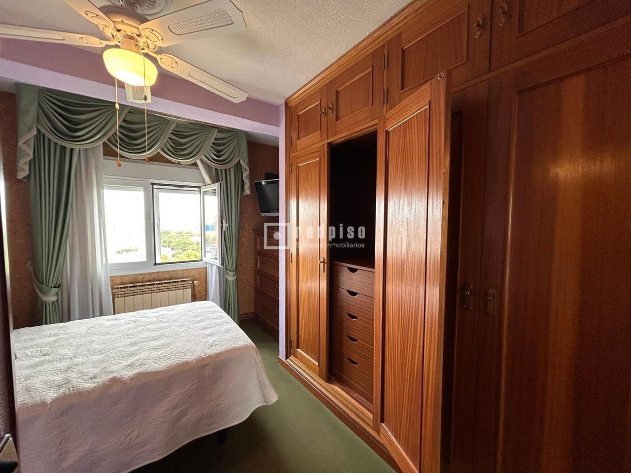 Piso en venta en calle De Carabelos, Madrid, Madrid 5/13