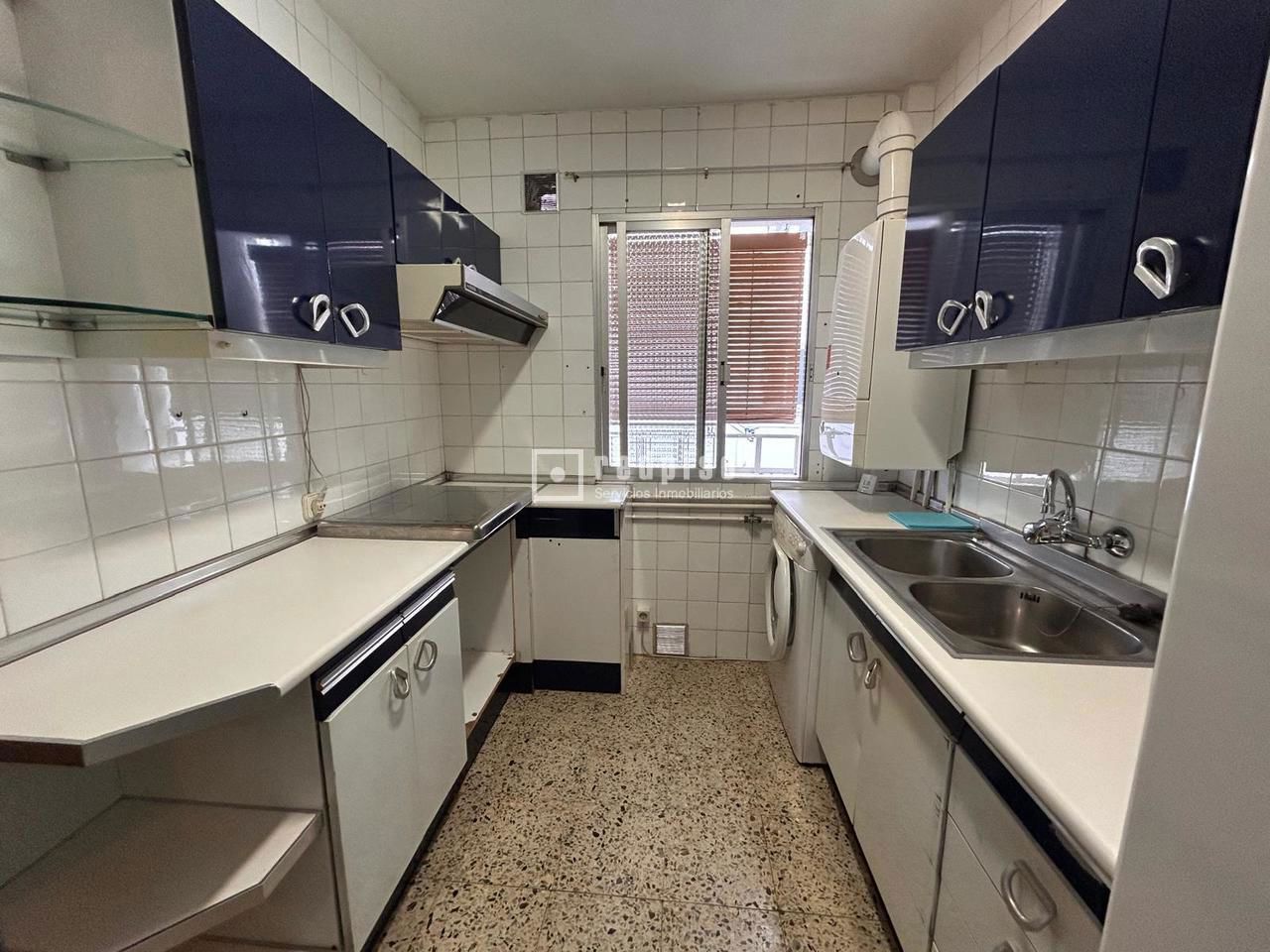 Piso en venta en calle De Carabelos, Madrid, Madrid 10/13