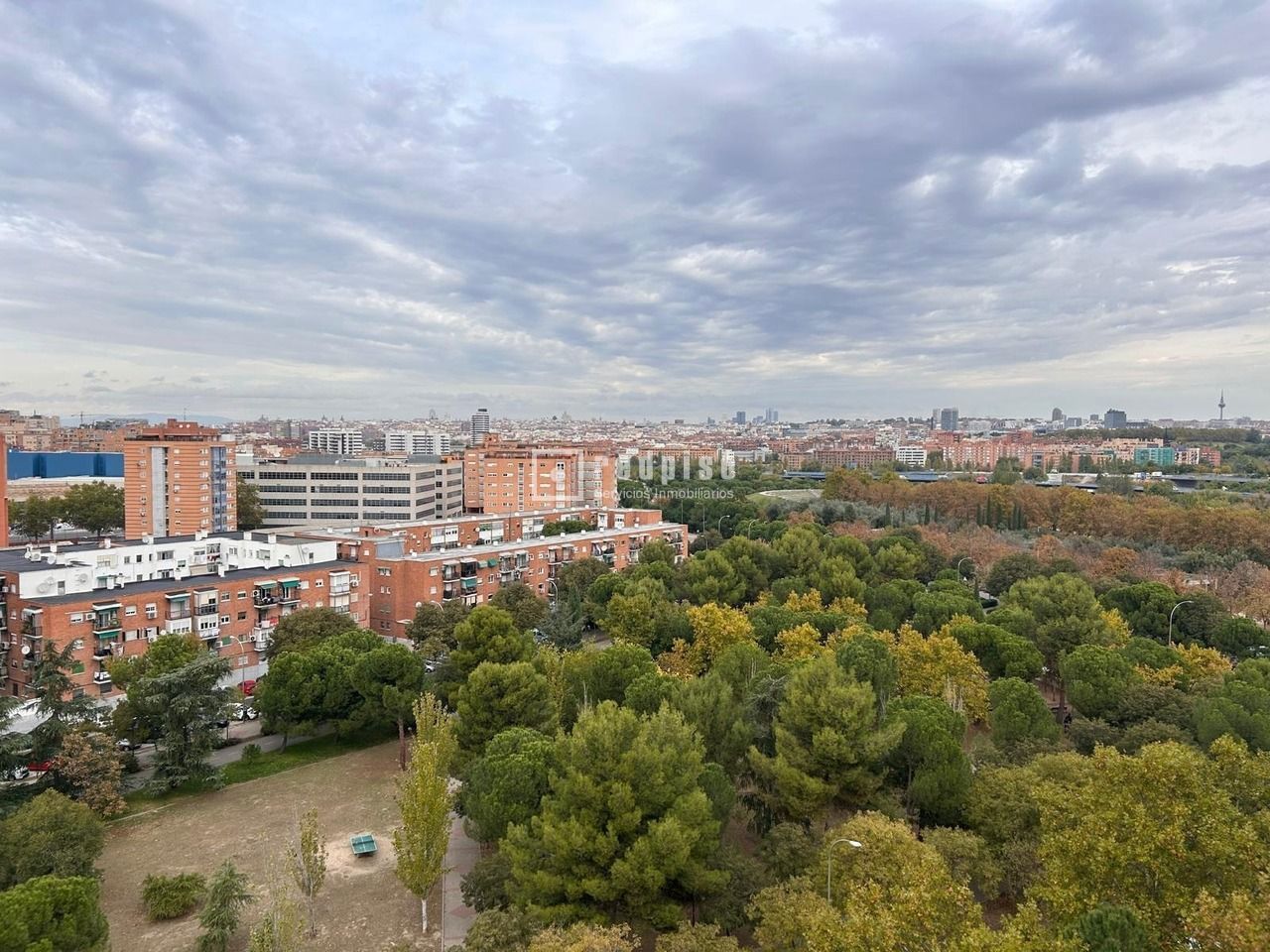 Piso en venta en calle De Carabelos, Madrid, Madrid 3/13