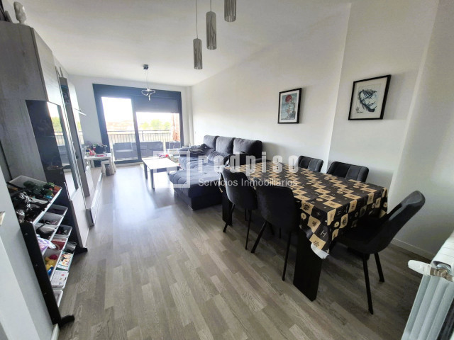 Piso en venta en  Torrejón de Velasco, Madrid  2/29