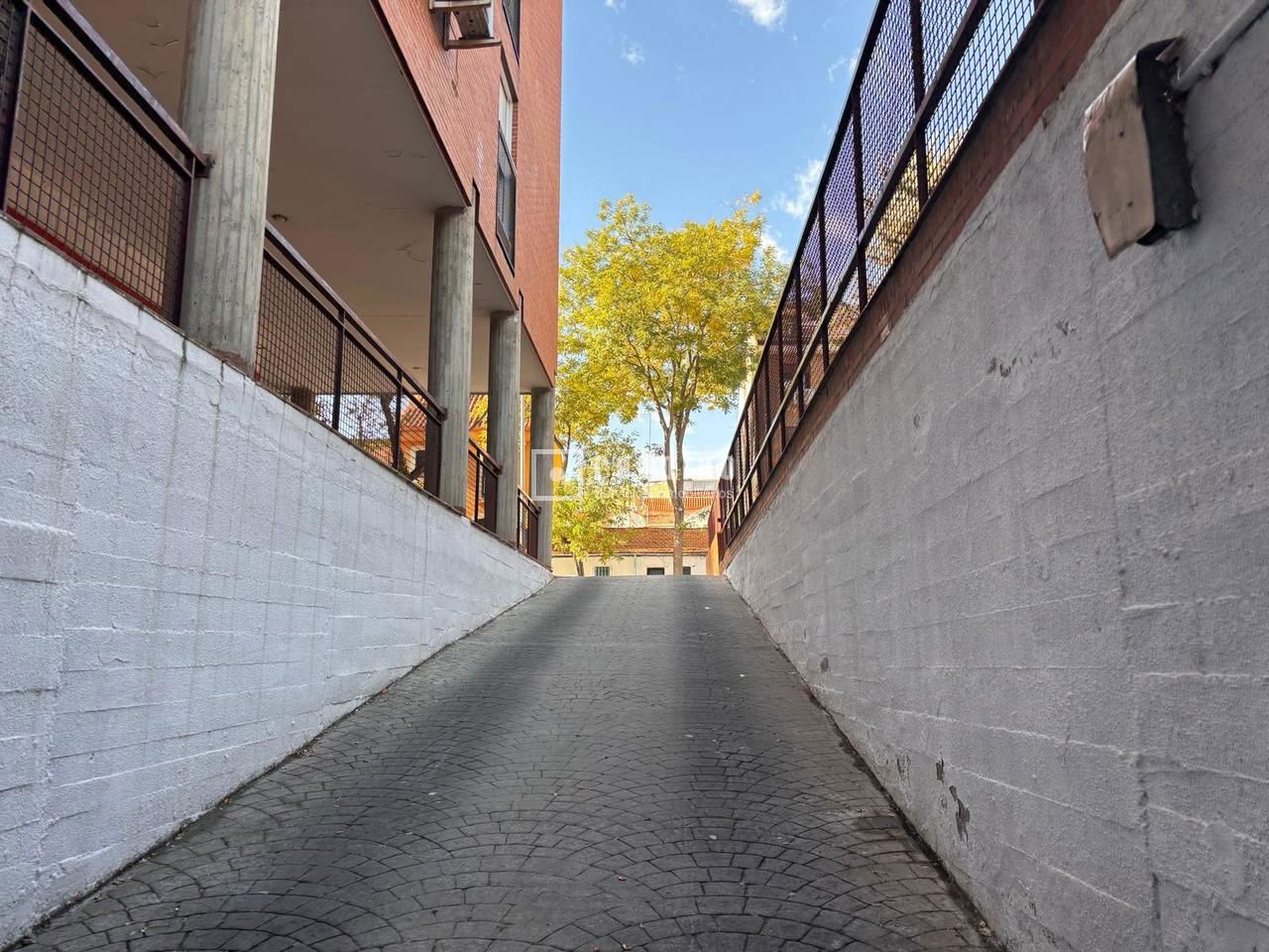 Piso en venta en calle De La Liberación, Hortaleza, Madrid 49/51