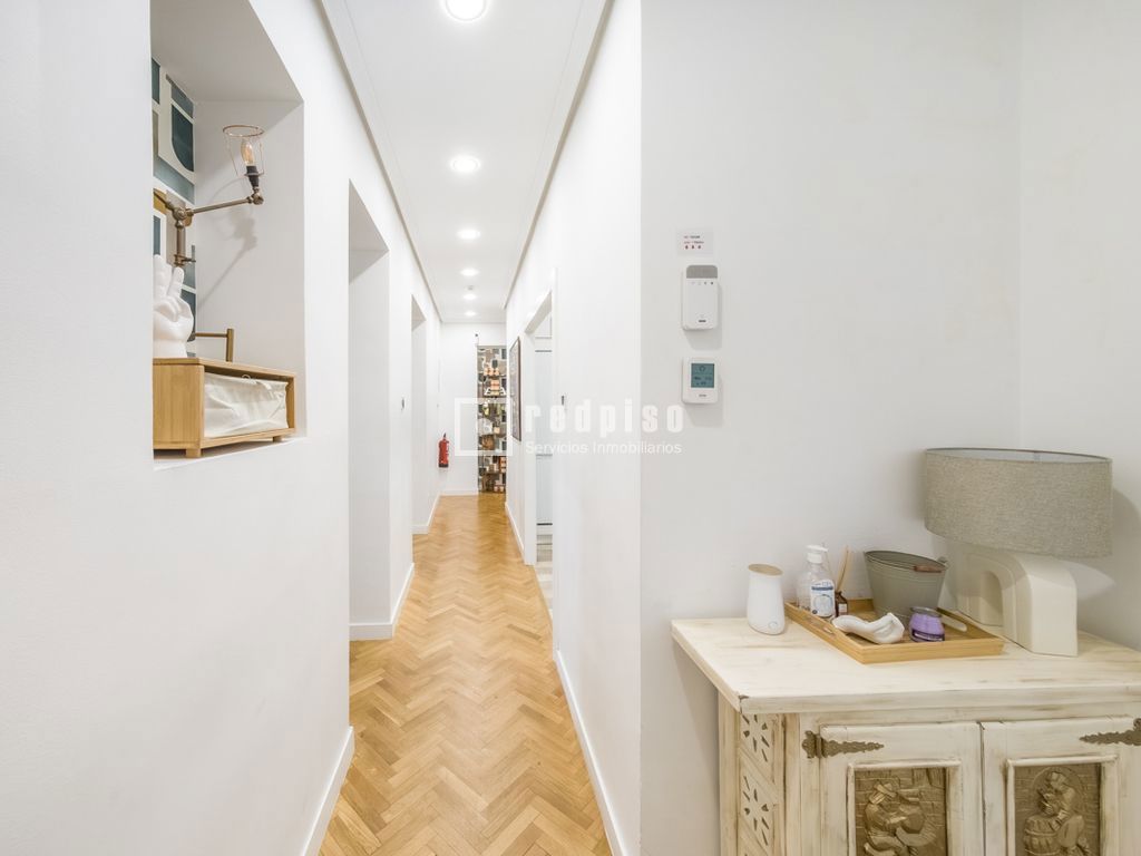 Piso en venta en calle Del Doctor Esquerdo, Madrid, Madrid 13/24