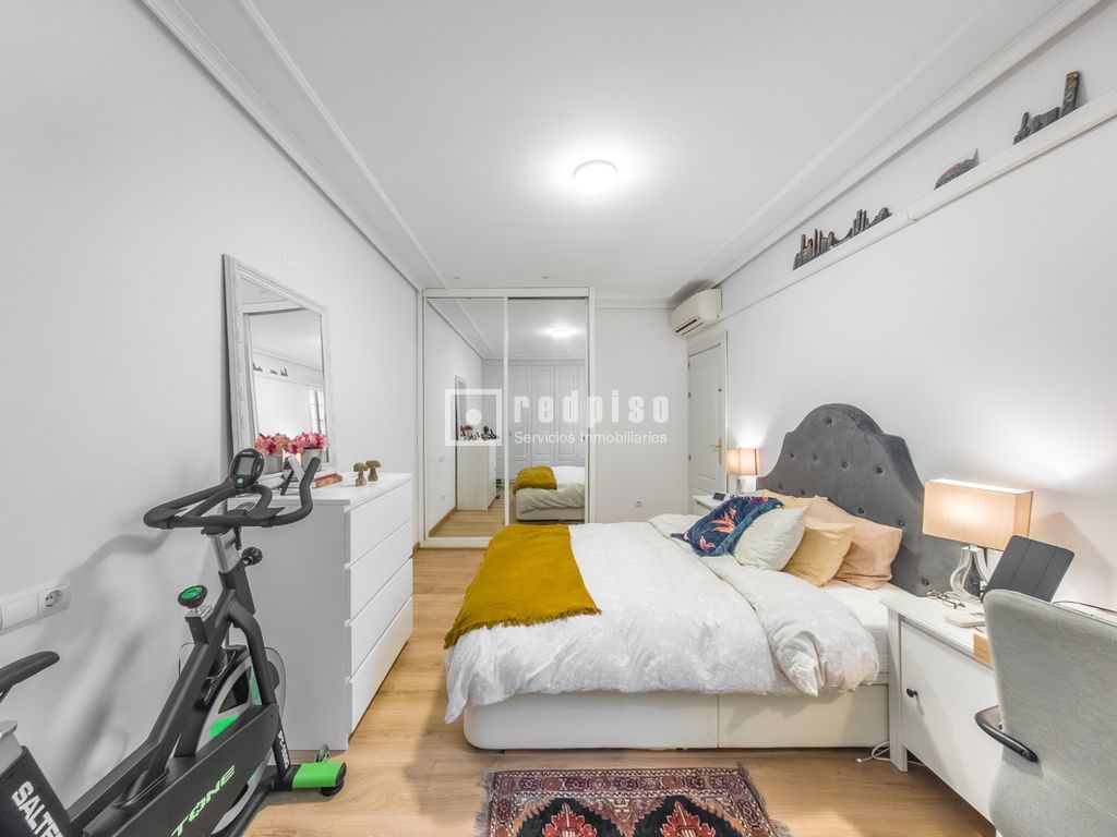 Piso en venta en calle De Benito De Castro, Madrid, Madrid 13/24
