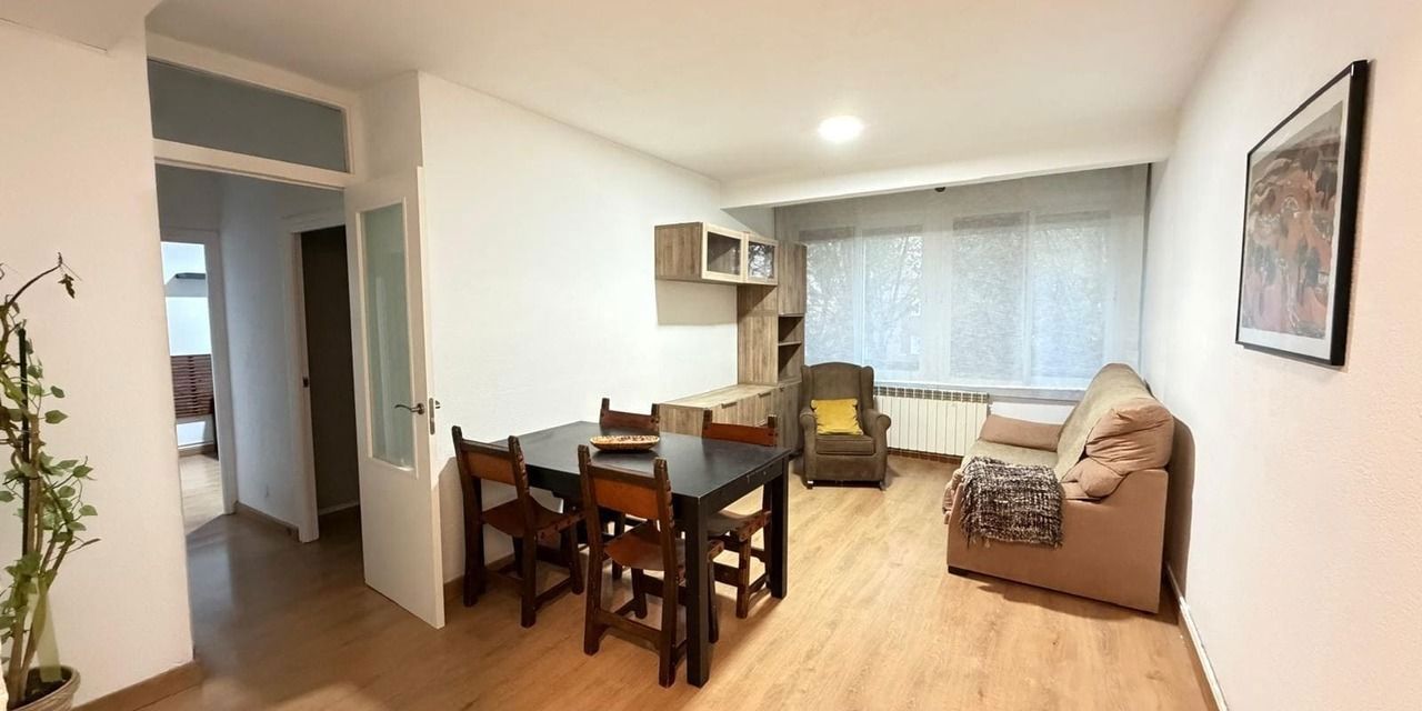 Piso en venta en  calle de Camarena, Latina, Madrid  1/1