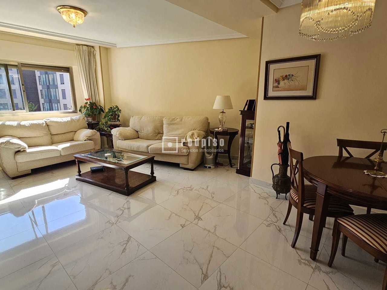 Piso en venta en calle De Las Nebulosas, Madrid, Madrid 3/32