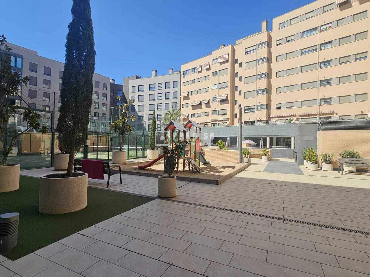 Piso en venta en calle De Las Nebulosas, Madrid, Madrid 29/32