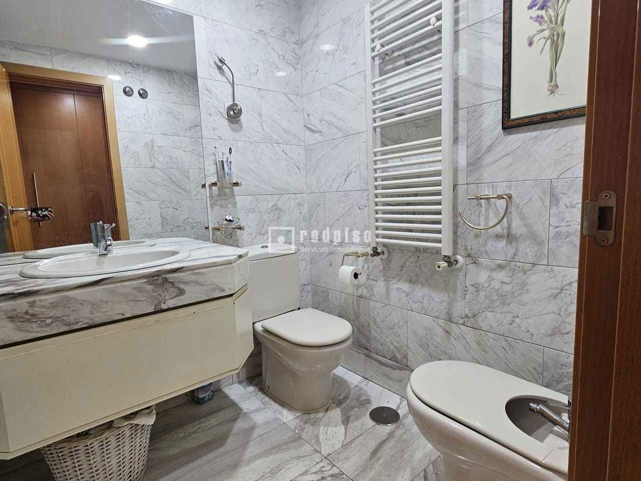 Piso en venta en calle De Las Nebulosas, Madrid, Madrid 20/32