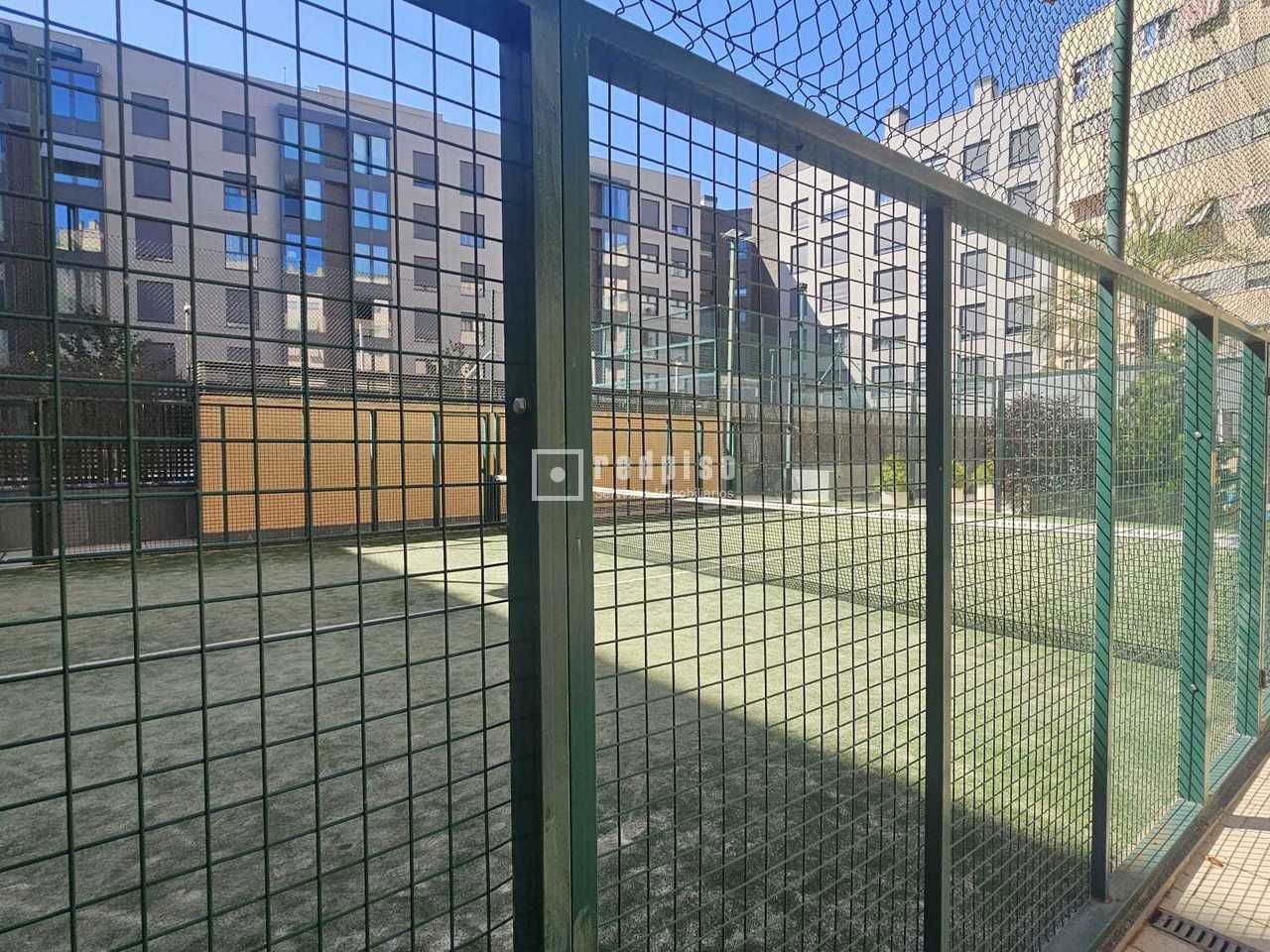 Piso en venta en calle De Las Nebulosas, Madrid, Madrid 31/32
