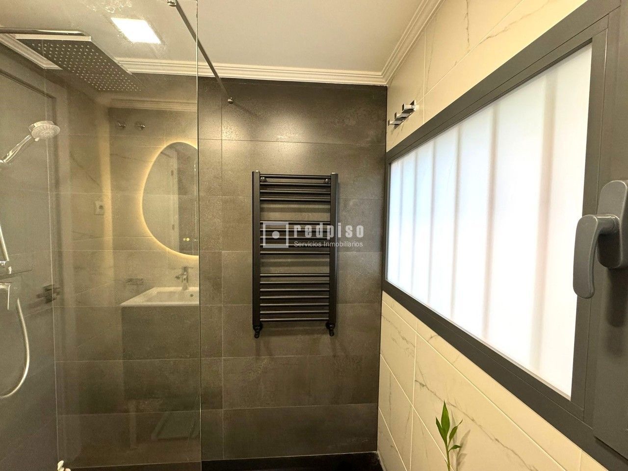 Piso en venta en  plaza de la Fábrica de Paños, Coslada, Madrid  16/36