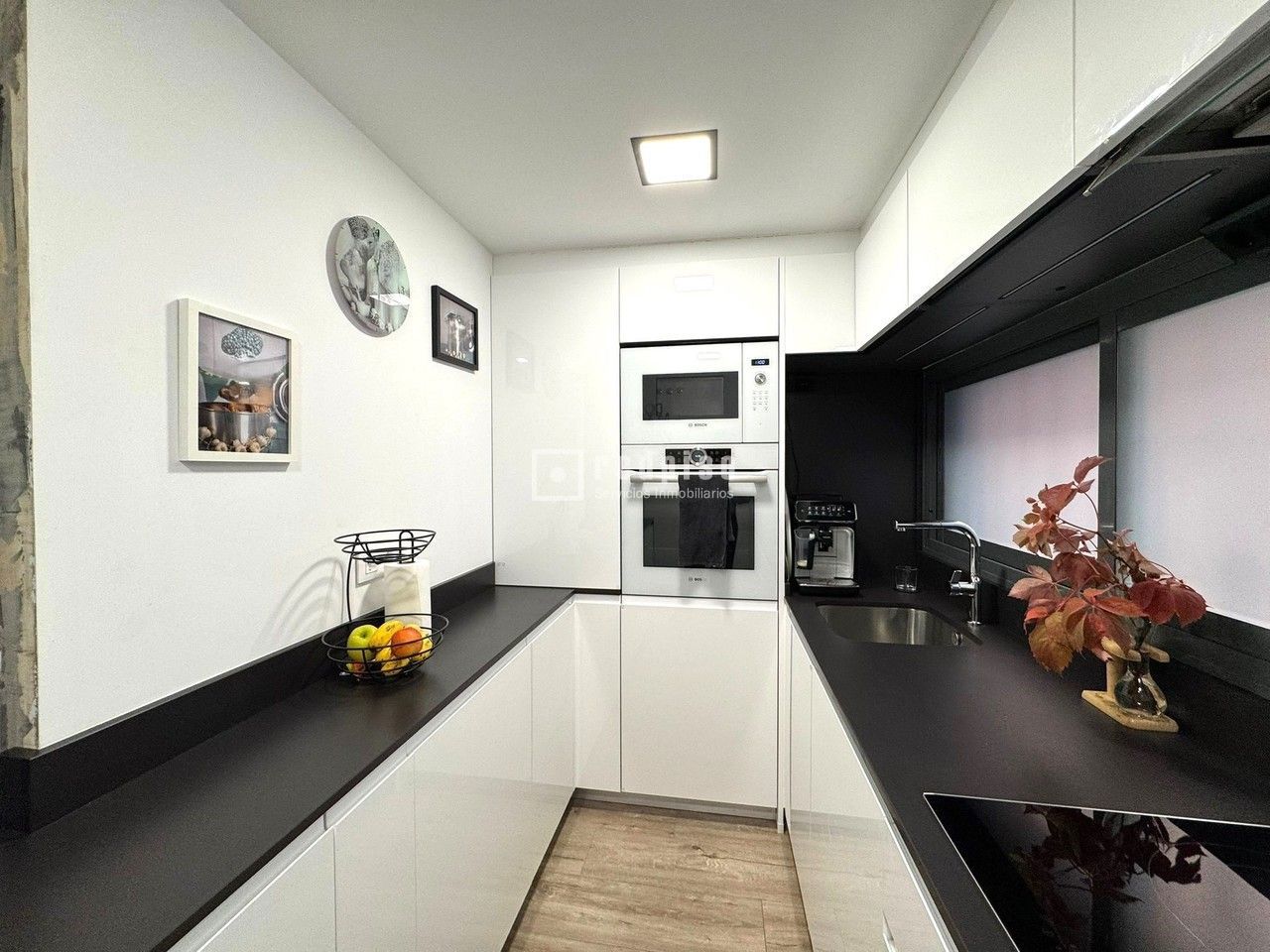 Piso en venta en  plaza de la Fábrica de Paños, Coslada, Madrid  12/36