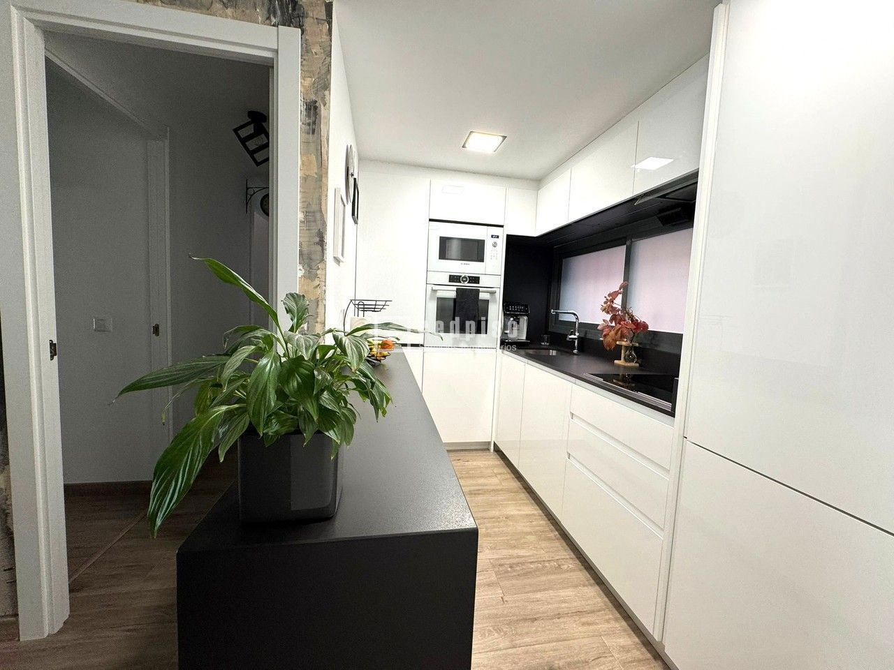 Piso en venta en  plaza de la Fábrica de Paños, Coslada, Madrid  10/36