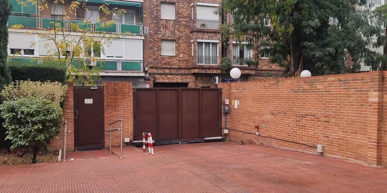 Garaje en alquiler en  calle del Arzobispo Cos, San Blas-Canillejas, Madrid  1/1