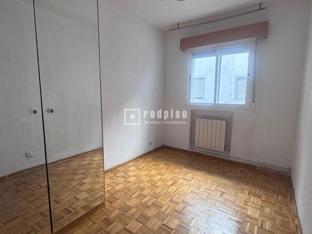 Piso en alquiler en calle De Aldeanueva De La Vera, Latina, Madrid 8/13