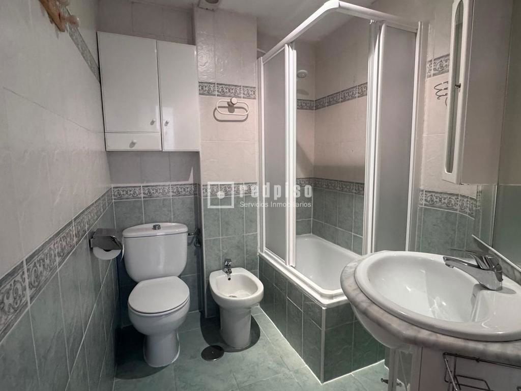 Piso en alquiler en calle De Aldeanueva De La Vera, Latina, Madrid 11/13