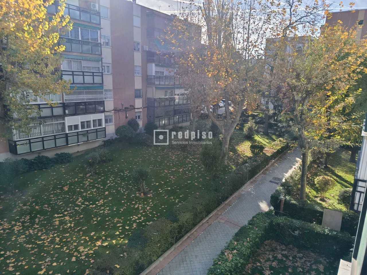 Piso en alquiler en calle De Aldeanueva De La Vera, Latina, Madrid 13/13