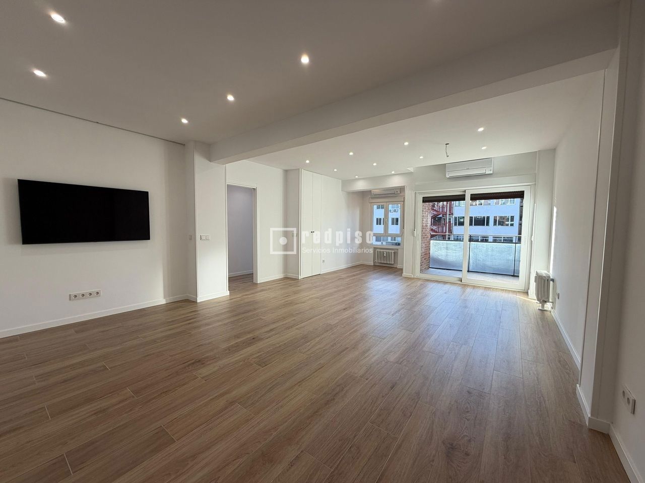 Piso en alquiler en  calle de Alcántara, Madrid  1/1