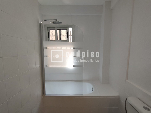 Piso en alquiler en Alcalá De Henares, Madrid 10/17
