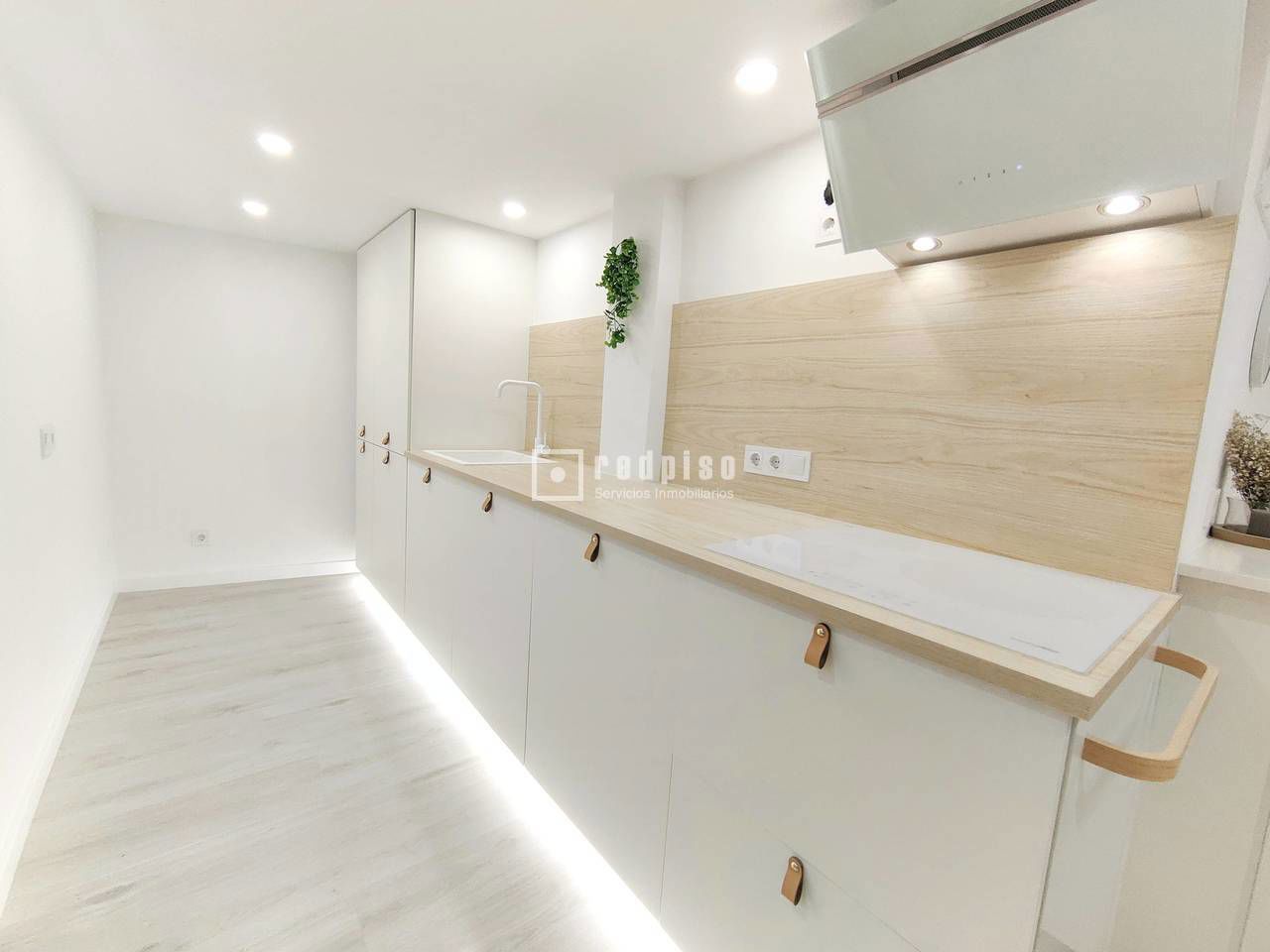 Local en venta en  calle de Eugenio Salazar, Chamartín, Madrid  1/1