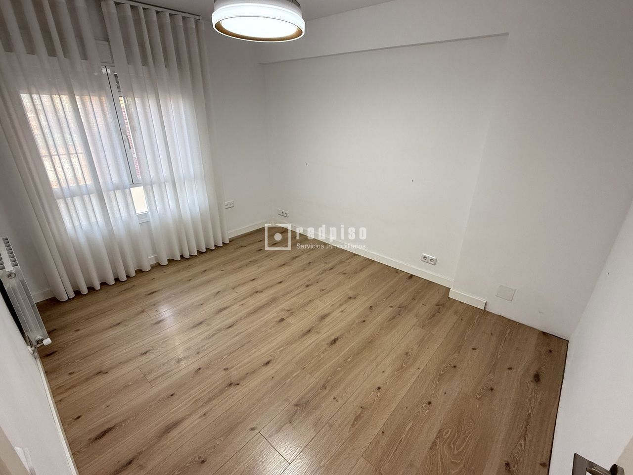 Piso en venta en calle De Valle Inclán, Latina, Madrid 10/30