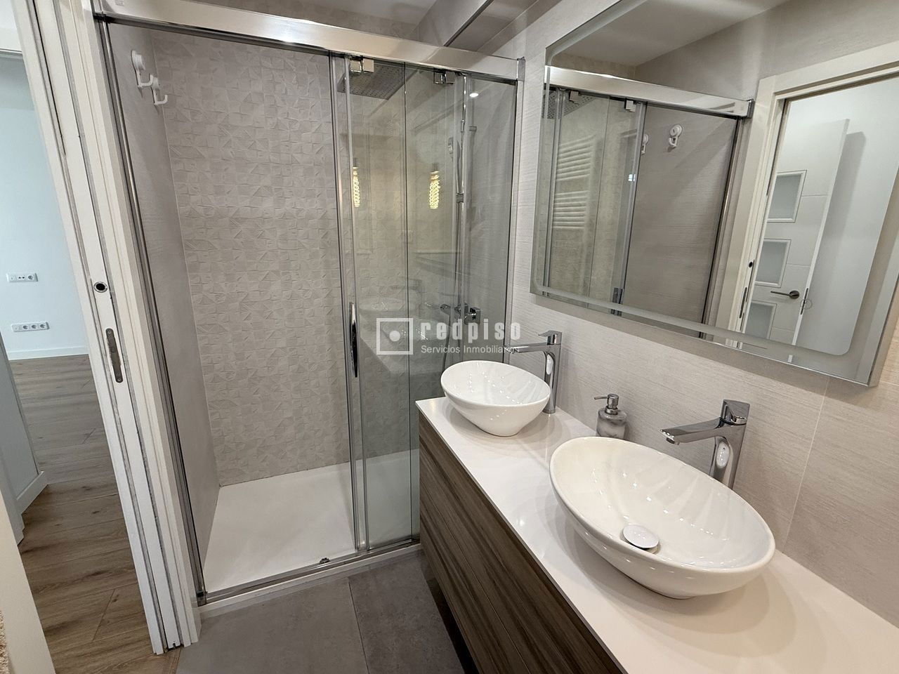 Piso en venta en calle De Valle Inclán, Latina, Madrid 20/30