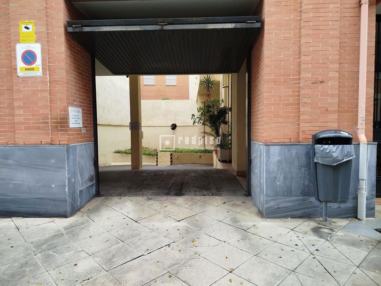 Parking en alquiler en  calle de Rafael Belmonte García, Casco Antiguo, Sevilla  3/7