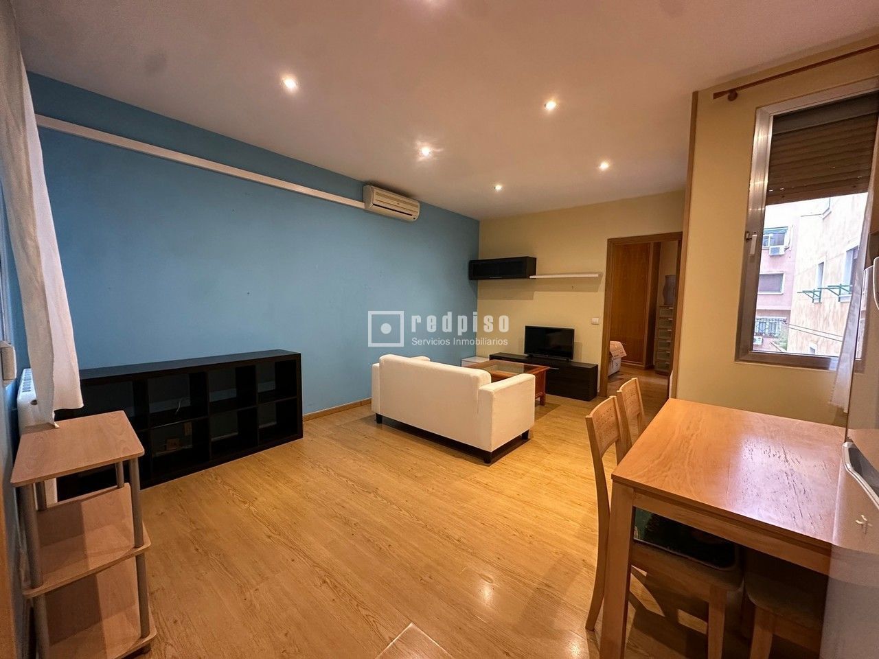 Piso en venta en  calle de Guillermo de Osma, Usera, Madrid  1/1