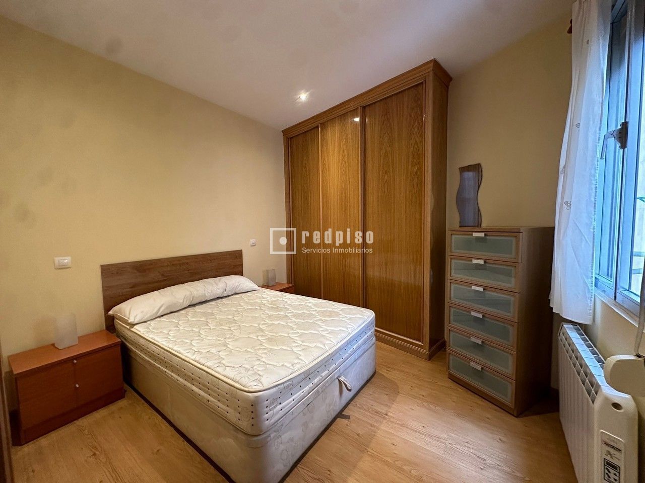 Piso en venta en calle De Guillermo De Osma, Usera, Madrid 4/10