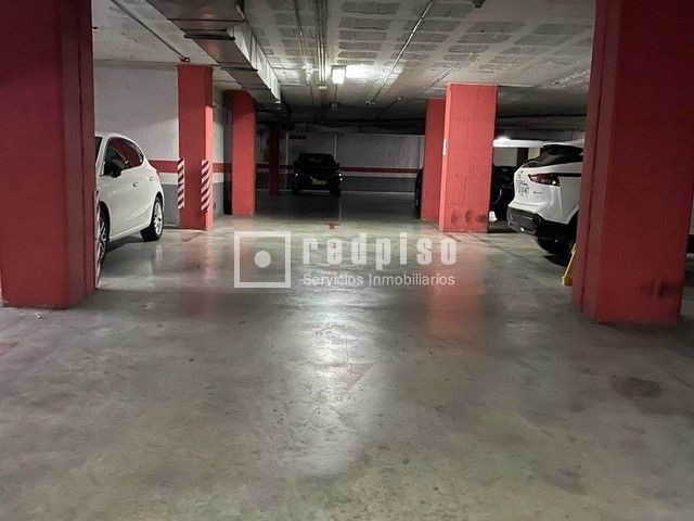 Garaje en venta en calle Kandinsky, Teatinos-universidad, Málaga 2/4