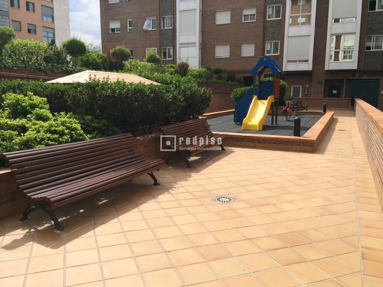 Piso en alquiler en  calle del Cardenal Tavera, Hortaleza, Madrid  25/34