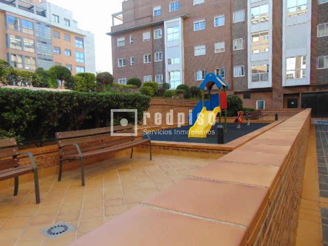 Piso en alquiler en  calle del Cardenal Tavera, Hortaleza, Madrid  27/34