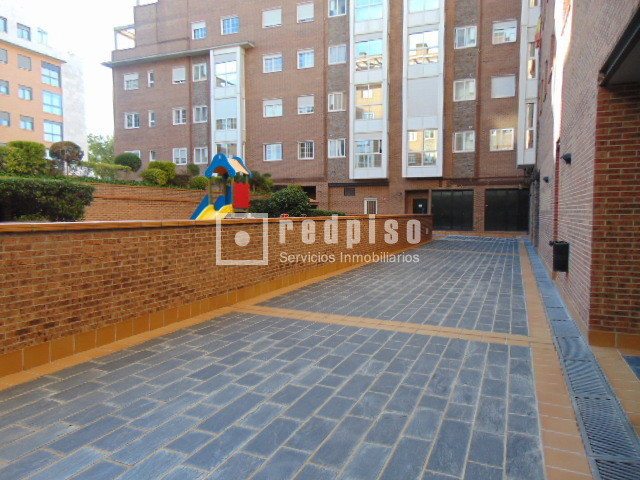 Piso en alquiler en  calle del Cardenal Tavera, Hortaleza, Madrid  26/34