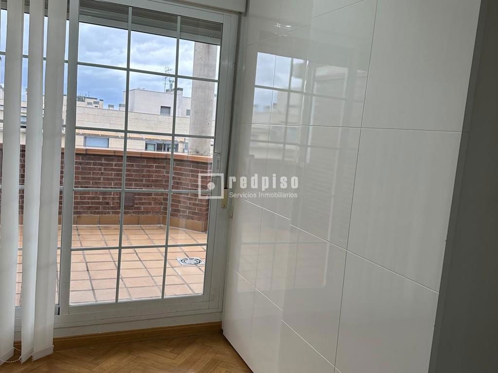 Piso en alquiler en  calle del Cardenal Tavera, Hortaleza, Madrid  9/34