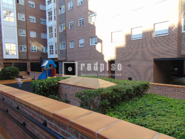 Piso en alquiler en  calle del Cardenal Tavera, Hortaleza, Madrid  28/34