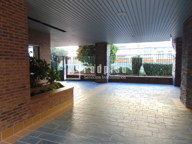 Piso en alquiler en  calle del Cardenal Tavera, Hortaleza, Madrid  32/34