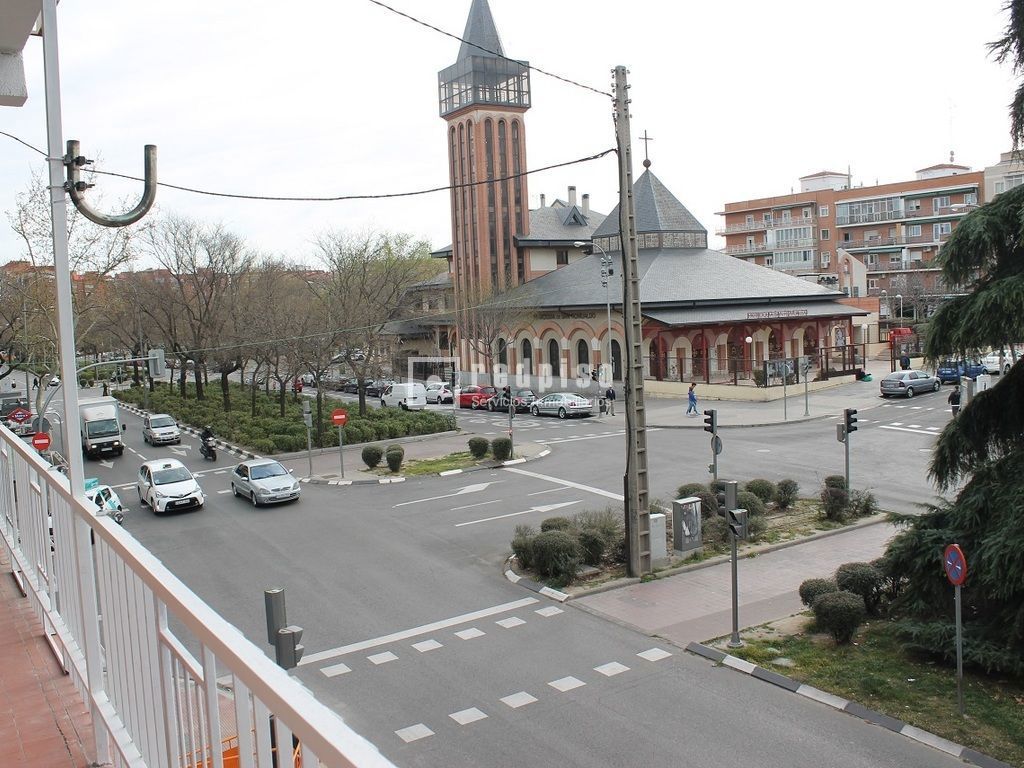 Piso en alquiler en calle De Gutierre De Cetina, Madrid, Madrid 15/15