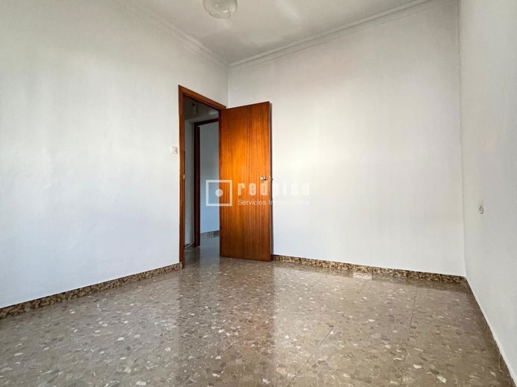 Casa en venta en  calle de Manuel López Farfán, San Juan de Aznalfarache, Sevilla  18/25