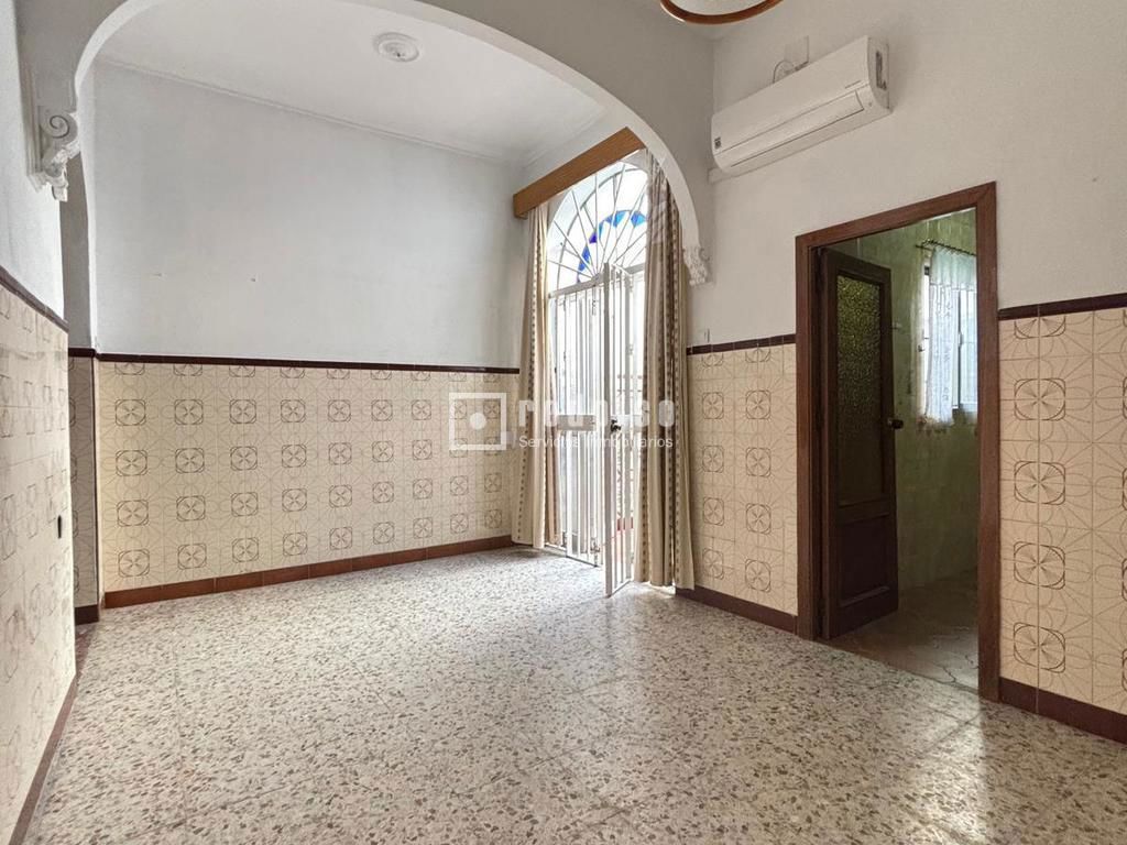 Casa en venta en  calle de Manuel López Farfán, San Juan de Aznalfarache, Sevilla  4/25