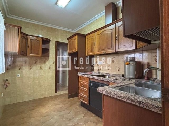 Casa en venta en  calle de Manuel López Farfán, San Juan de Aznalfarache, Sevilla  11/25