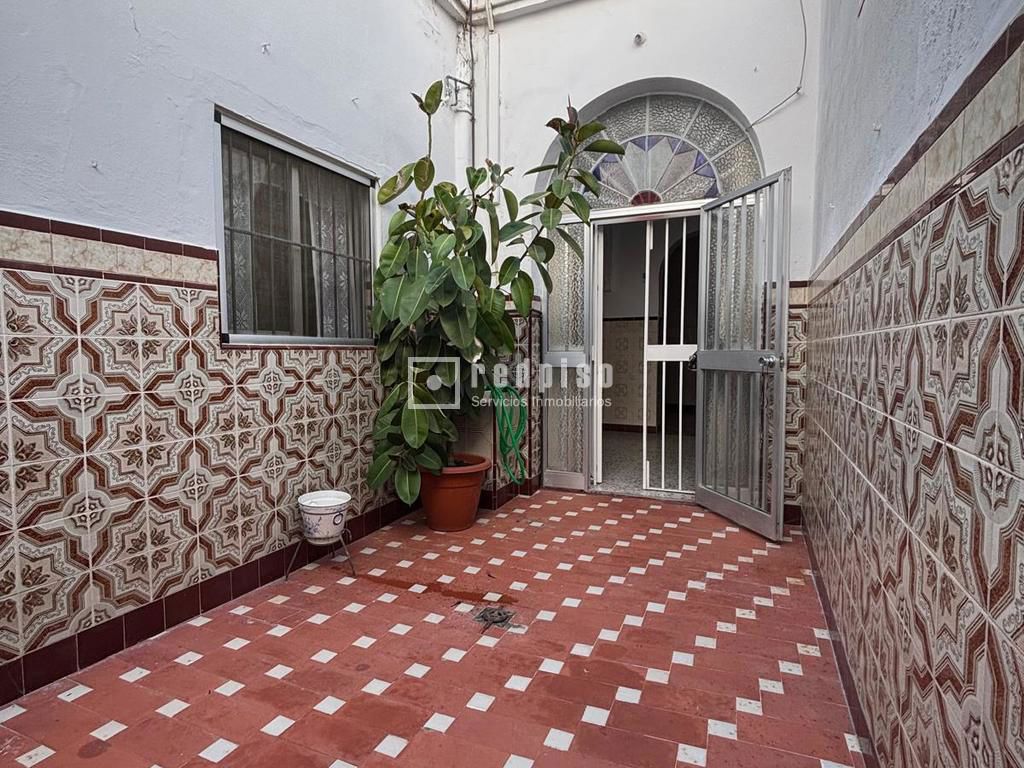 Casa en venta en  calle de Manuel López Farfán, San Juan de Aznalfarache, Sevilla  2/25
