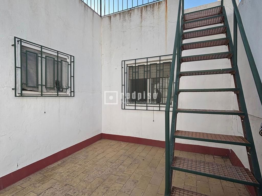 Casa en venta en  calle de Manuel López Farfán, San Juan de Aznalfarache, Sevilla  24/25