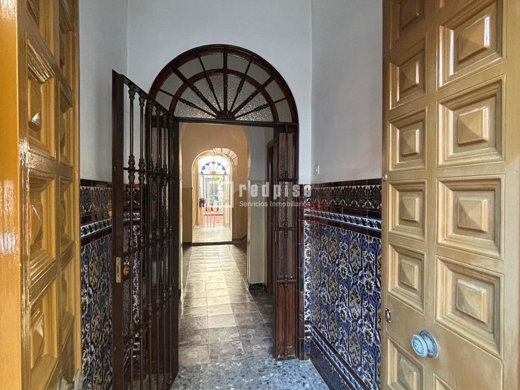 Casa en venta en  calle de Manuel López Farfán, San Juan de Aznalfarache, Sevilla  9/25