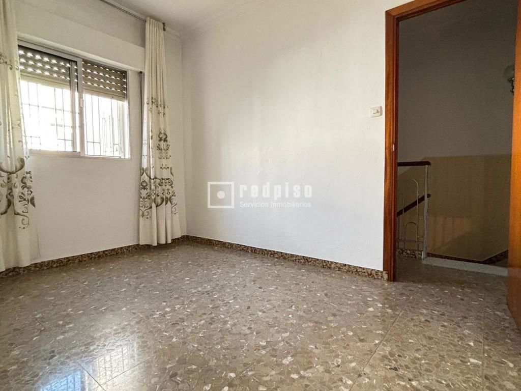 Casa en venta en  calle de Manuel López Farfán, San Juan de Aznalfarache, Sevilla  16/25