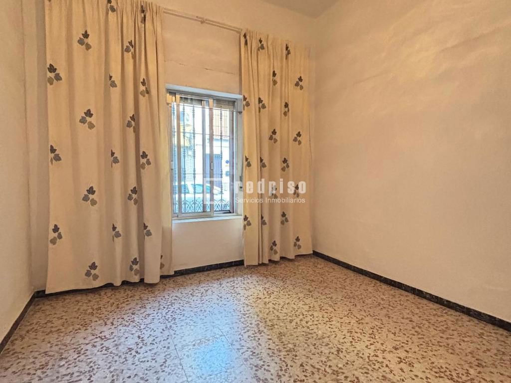 Casa en venta en  calle de Manuel López Farfán, San Juan de Aznalfarache, Sevilla  21/25