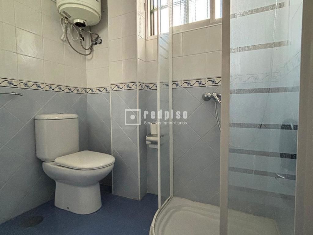 Casa en venta en  calle de Manuel López Farfán, San Juan de Aznalfarache, Sevilla  23/25