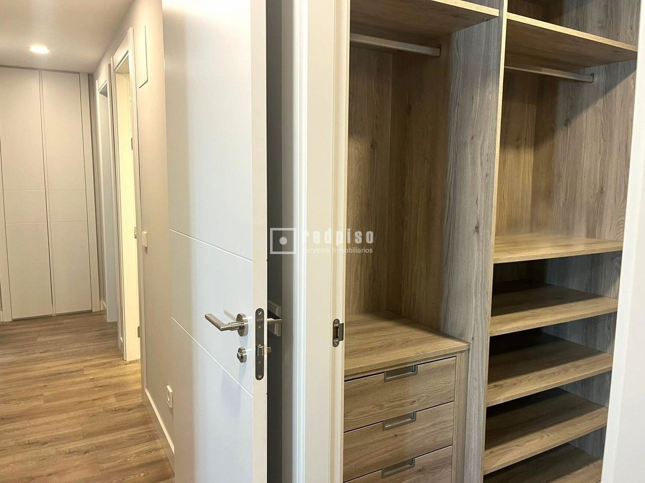 Piso en alquiler en  avenida de Isabel de Valois, Madrid  29/61