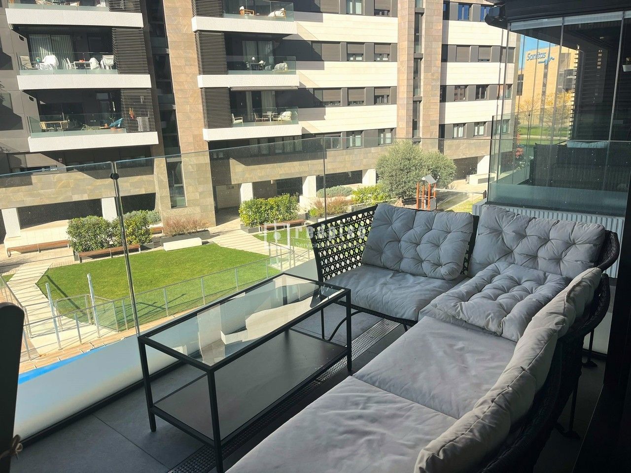 Piso en alquiler en  avenida de Isabel de Valois, Madrid  4/61