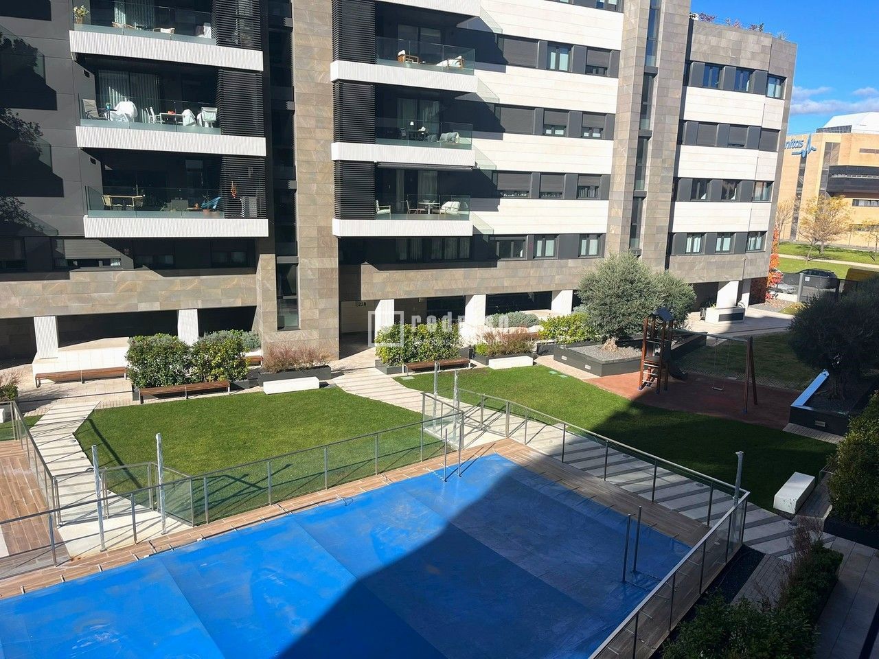 Piso en alquiler en  avenida de Isabel de Valois, Madrid  48/61